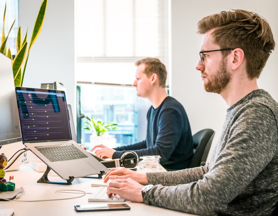 photo-1551434678-e076c223a692